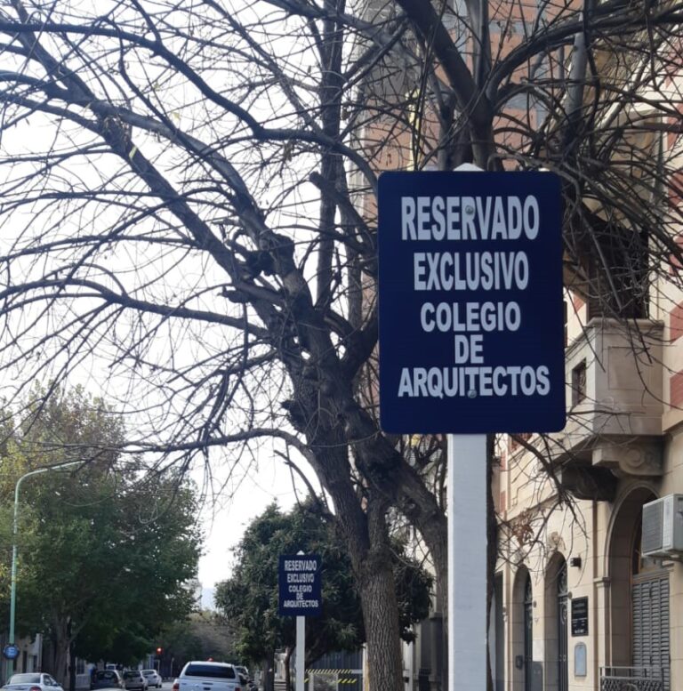 Estacionamiento para uso exclusivo frente a la Sede del Cauba10